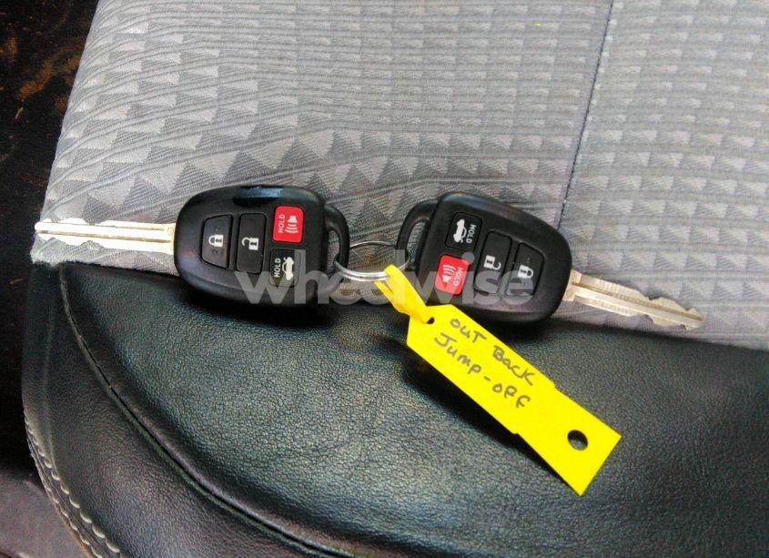 Photo 11 of 2012 Toyota Camry SE (VIN 4T1BF1FKXCU558372)