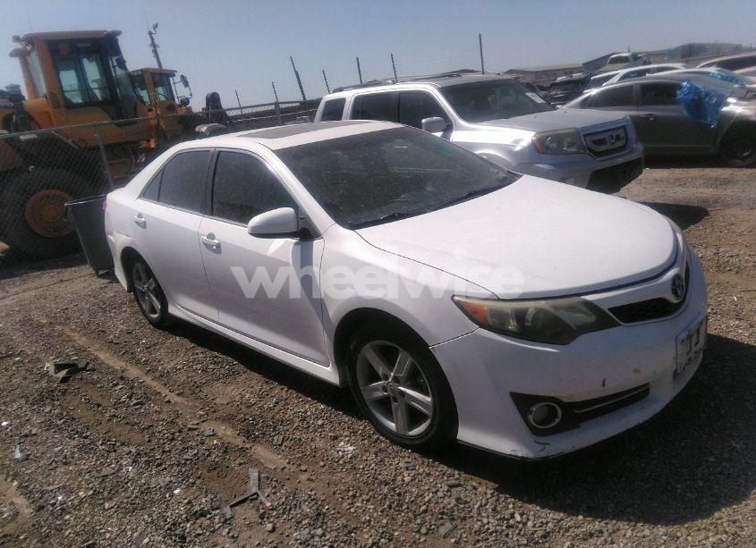 2012 Toyota Camry SE (VIN 4T1BF1FKXCU559487) main photo