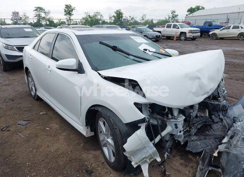 2012 Toyota Camry SE (VIN 4T1BF1FKXCU562020) main photo