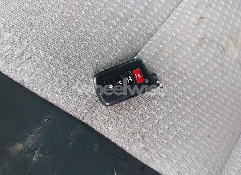 Photo 11 of 2012 Toyota Camry SE (VIN 4T1BF1FKXCU562020)