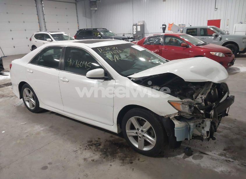 2012 Toyota Camry SE (VIN 4T1BF1FKXCU573566) main photo