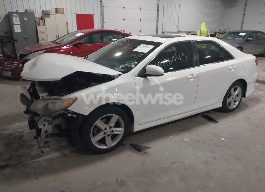 Photo 2 of 2012 Toyota Camry SE (VIN 4T1BF1FKXCU573566)