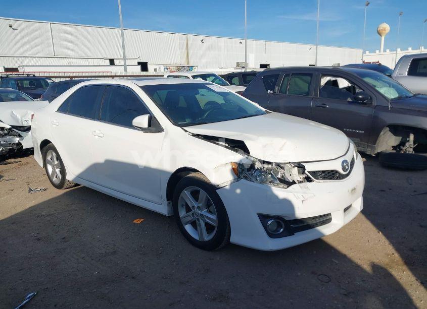 2013 Toyota Camry SE (VIN 4T1BF1FKXDU262690) main photo