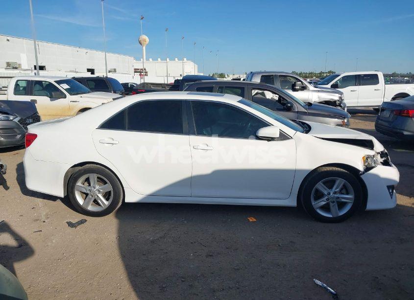 Photo 13 of 2013 Toyota Camry SE (VIN 4T1BF1FKXDU262690)