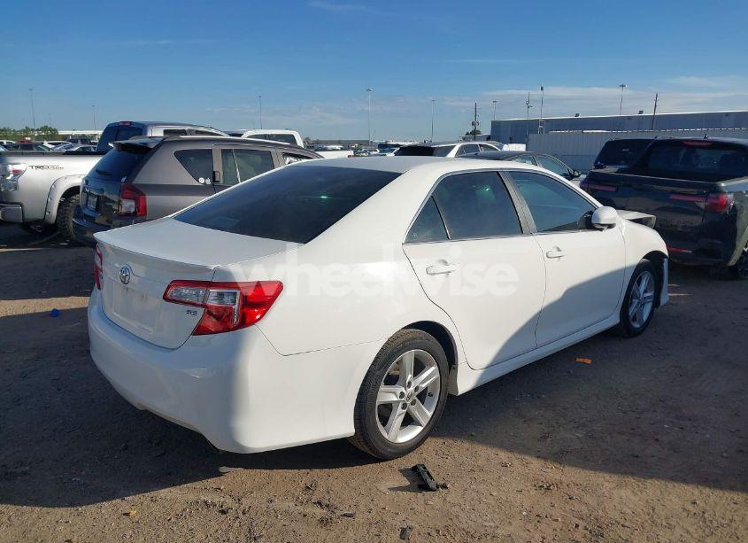 Photo 4 of 2013 Toyota Camry SE (VIN 4T1BF1FKXDU262690)