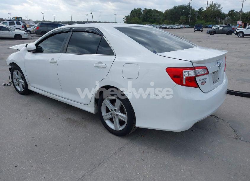 Photo 3 of 2013 Toyota Camry SE (VIN 4T1BF1FKXDU265847)