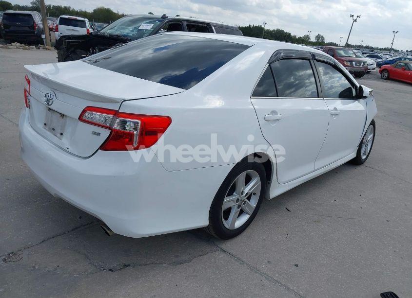 Photo 4 of 2013 Toyota Camry SE (VIN 4T1BF1FKXDU265847)