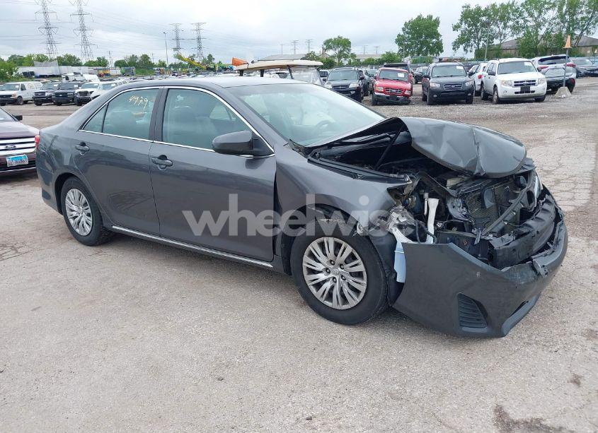 2013 Toyota Camry L/LE/SE/XLE (VIN 4T1BF1FKXDU265878) main photo