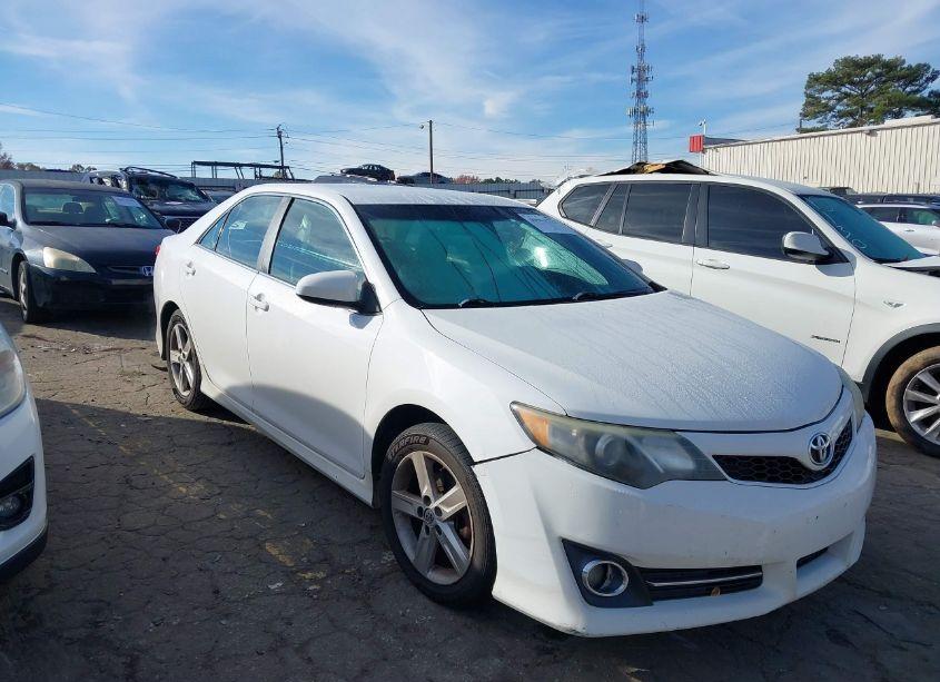 2013 Toyota Camry SE (VIN 4T1BF1FKXDU279215) main photo