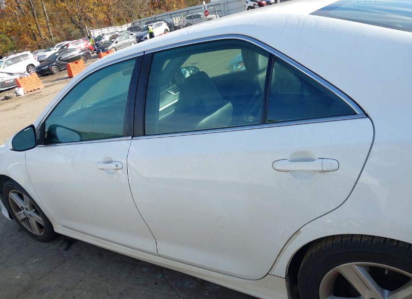 Photo 14 of 2013 Toyota Camry SE (VIN 4T1BF1FKXDU279215)