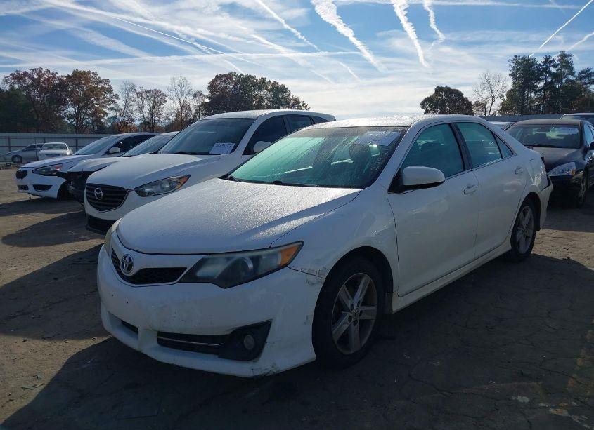 Photo 2 of 2013 Toyota Camry SE (VIN 4T1BF1FKXDU279215)