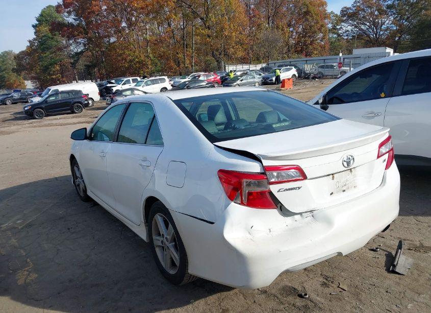 Photo 3 of 2013 Toyota Camry SE (VIN 4T1BF1FKXDU279215)