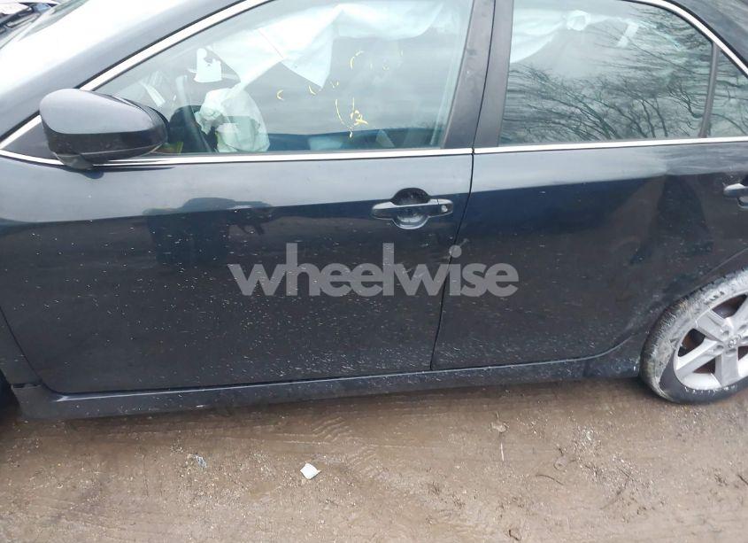 Photo 14 of 2013 Toyota Camry SE (VIN 4T1BF1FKXDU282020)