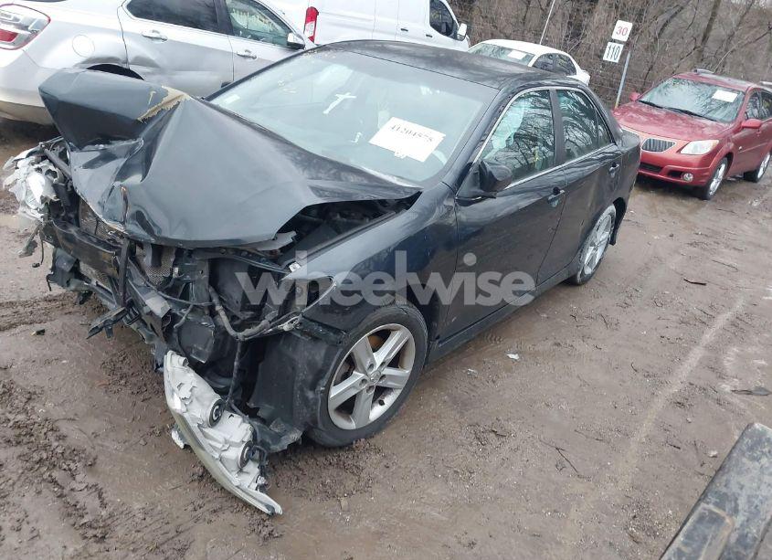 Photo 2 of 2013 Toyota Camry SE (VIN 4T1BF1FKXDU282020)