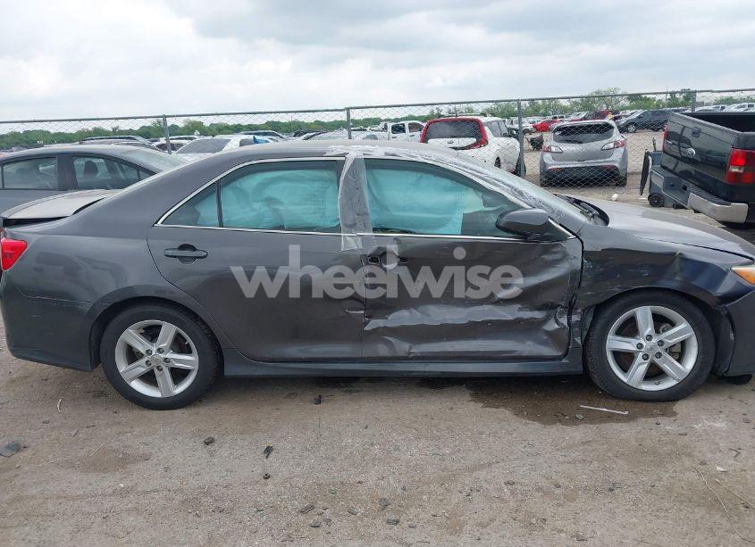 Photo 13 of 2013 Toyota Camry SE (VIN 4T1BF1FKXDU282518)