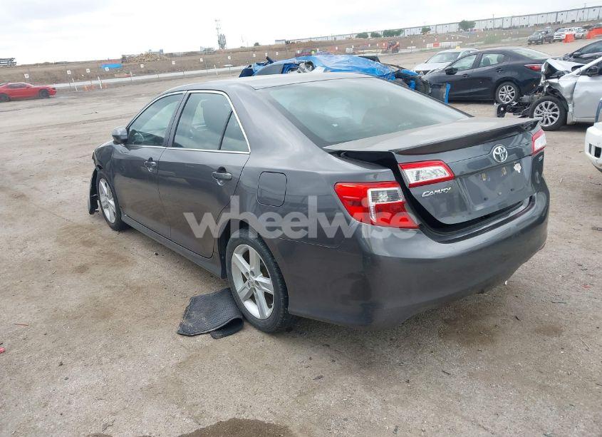 Photo 3 of 2013 Toyota Camry SE (VIN 4T1BF1FKXDU282518)