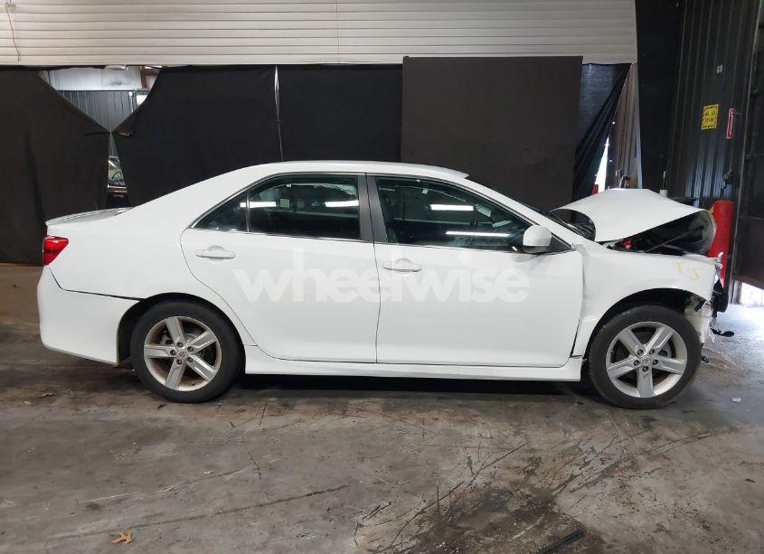 Photo 13 of 2013 Toyota Camry SE (VIN 4T1BF1FKXDU637476)