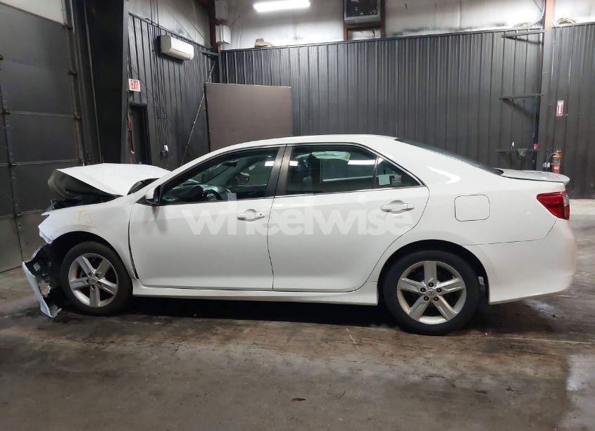 Photo 14 of 2013 Toyota Camry SE (VIN 4T1BF1FKXDU637476)