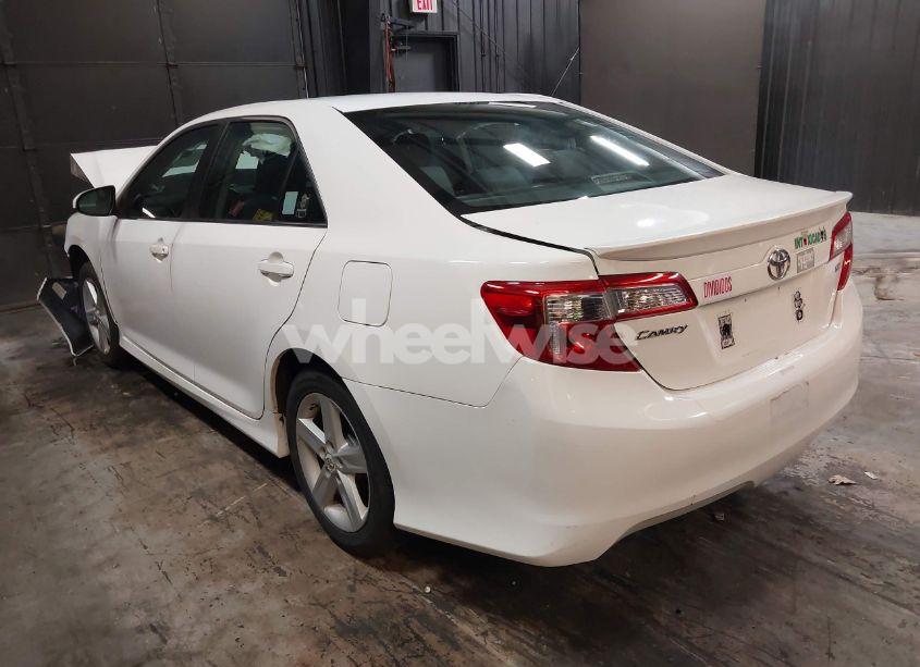 Photo 3 of 2013 Toyota Camry SE (VIN 4T1BF1FKXDU637476)