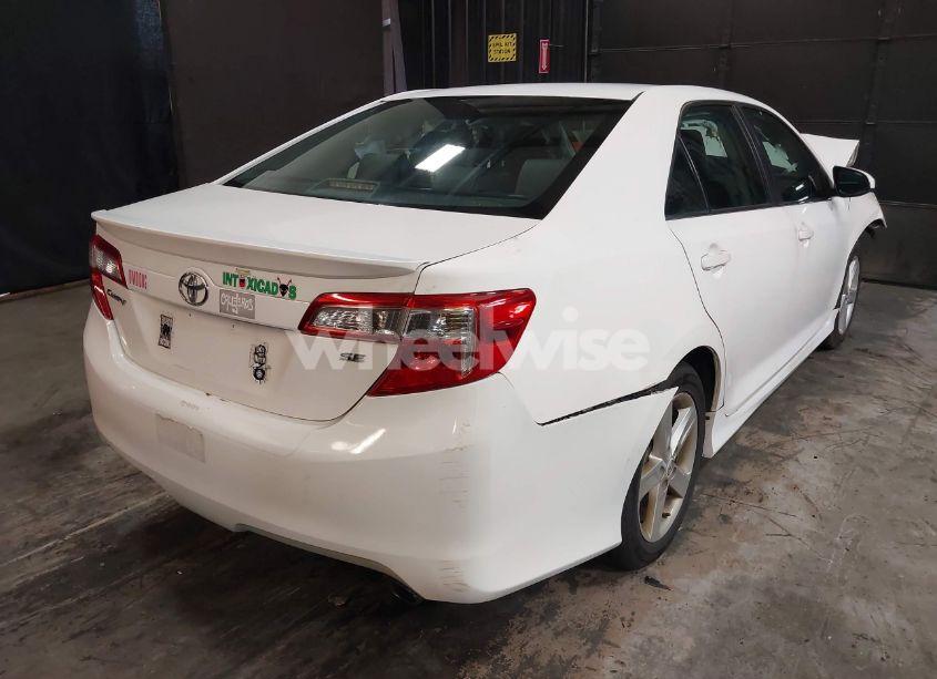 Photo 4 of 2013 Toyota Camry SE (VIN 4T1BF1FKXDU637476)