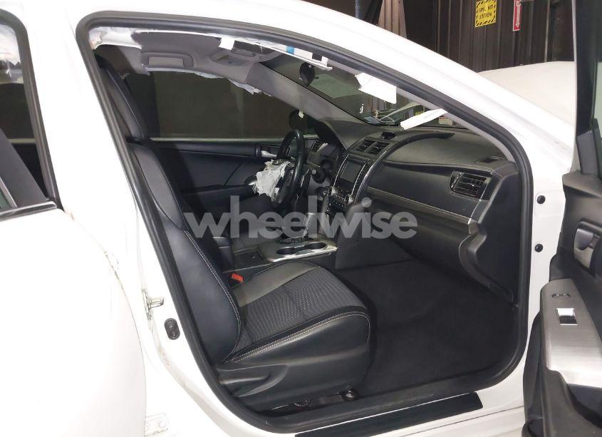 Photo 5 of 2013 Toyota Camry SE (VIN 4T1BF1FKXDU637476)