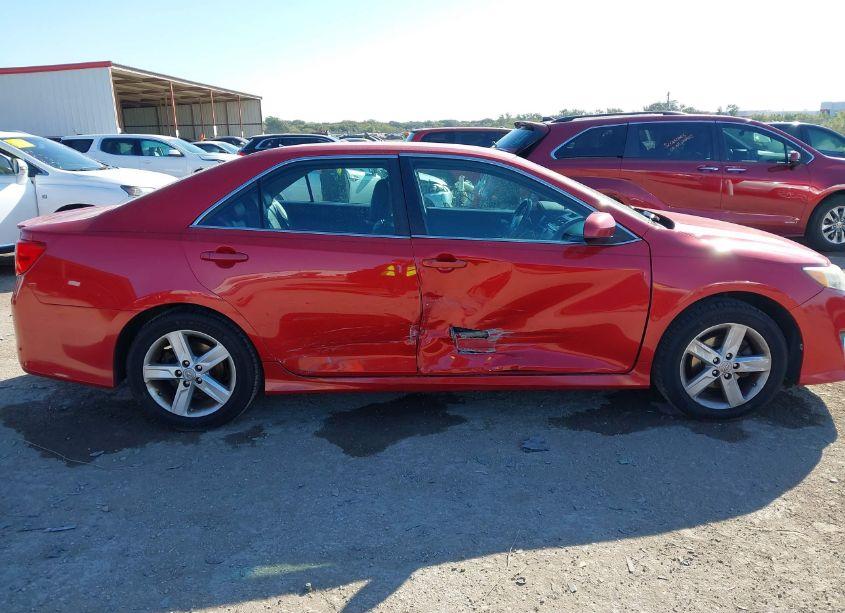 Photo 13 of 2013 Toyota Camry SE (VIN 4T1BF1FKXDU650986)