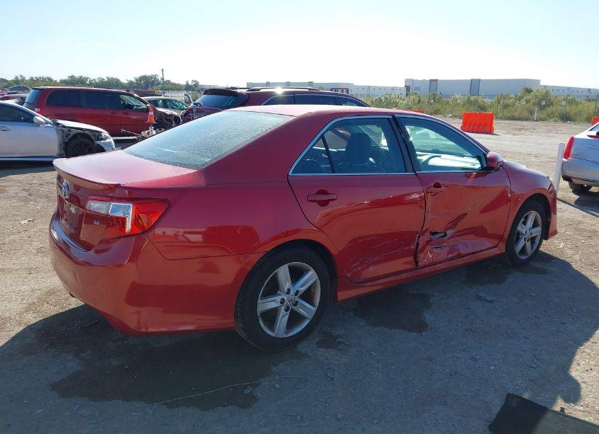 Photo 4 of 2013 Toyota Camry SE (VIN 4T1BF1FKXDU650986)