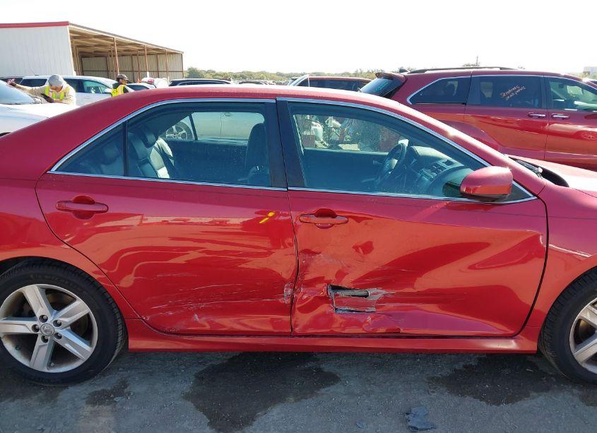 Photo 6 of 2013 Toyota Camry SE (VIN 4T1BF1FKXDU650986)