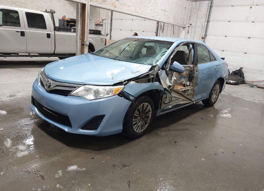 Photo 2 of 2013 Toyota Camry LE (VIN 4T1BF1FKXDU657579)
