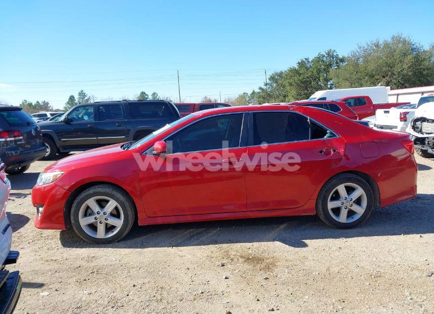 Photo 14 of 2013 Toyota Camry SE (VIN 4T1BF1FKXDU661972)