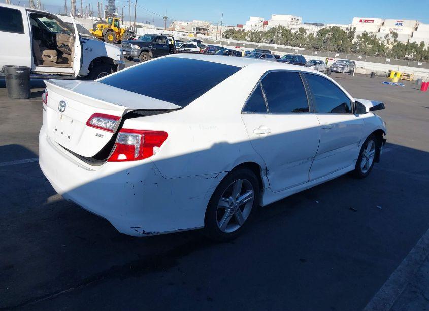 Photo 4 of 2013 Toyota Camry SE (VIN 4T1BF1FKXDU662183)