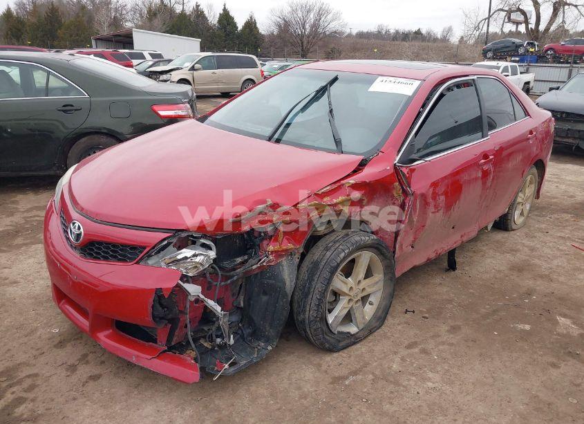 Photo 2 of 2013 Toyota Camry SE (VIN 4T1BF1FKXDU682417)