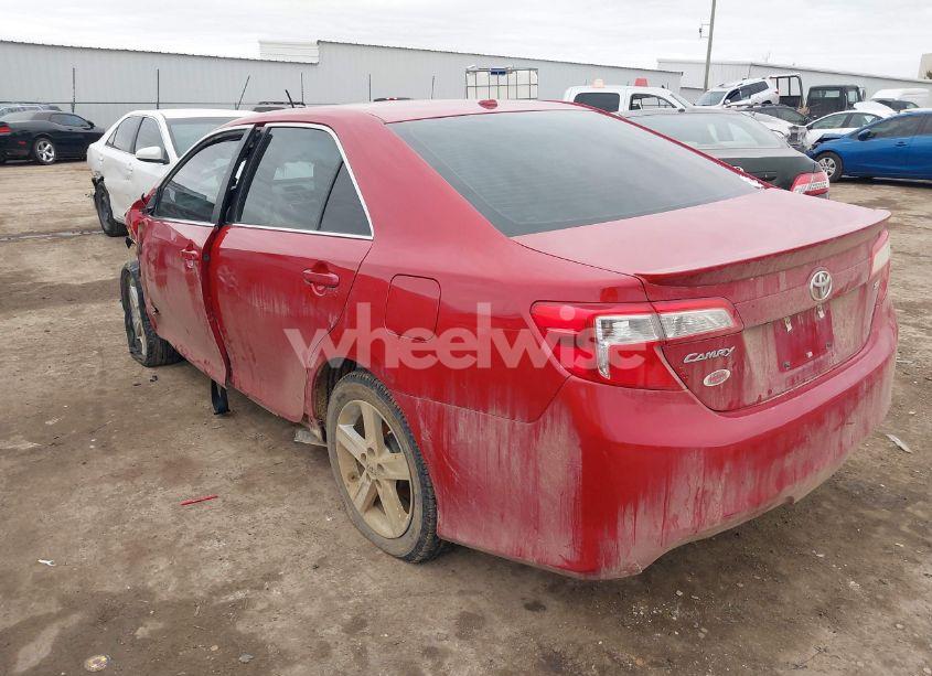 Photo 3 of 2013 Toyota Camry SE (VIN 4T1BF1FKXDU682417)