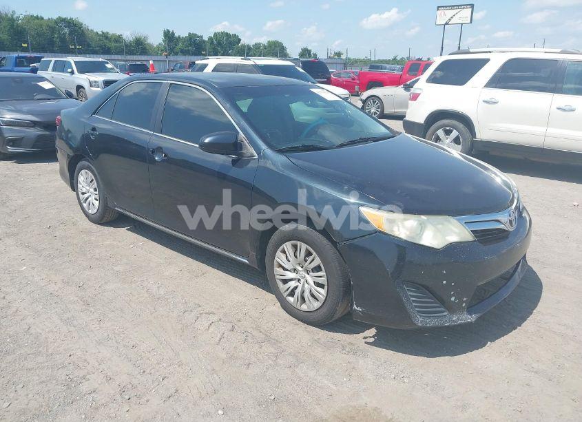 2013 Toyota Camry LE (VIN 4T1BF1FKXDU700348) main photo