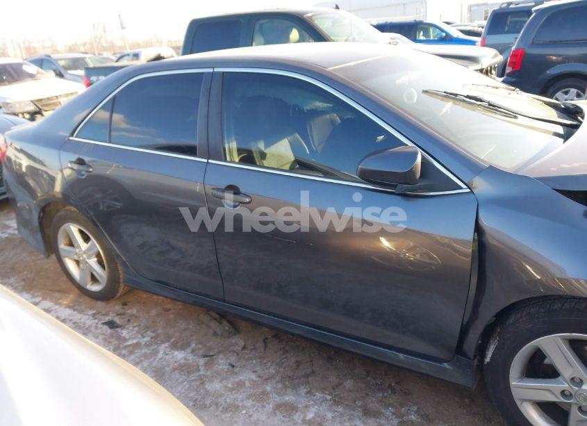 Photo 13 of 2013 Toyota Camry SE (VIN 4T1BF1FKXDU702942)