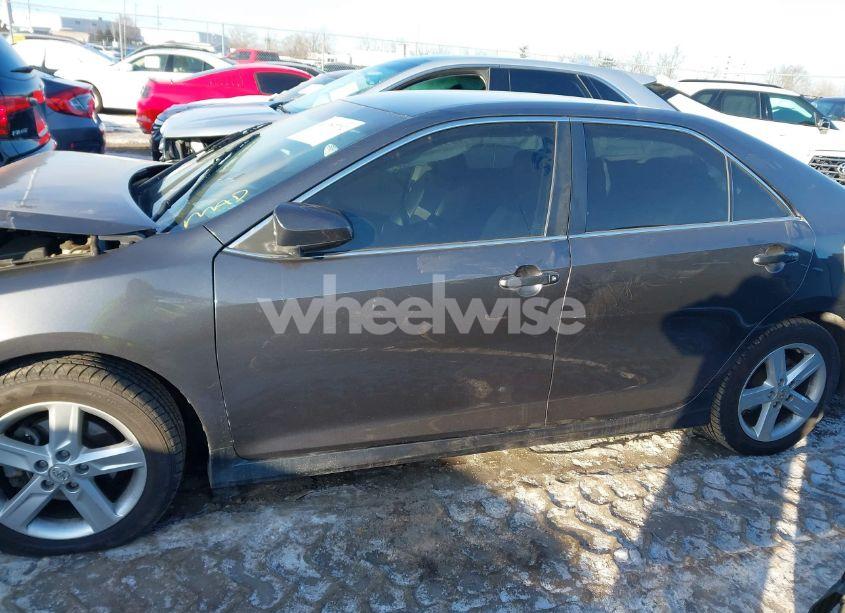 Photo 14 of 2013 Toyota Camry SE (VIN 4T1BF1FKXDU702942)