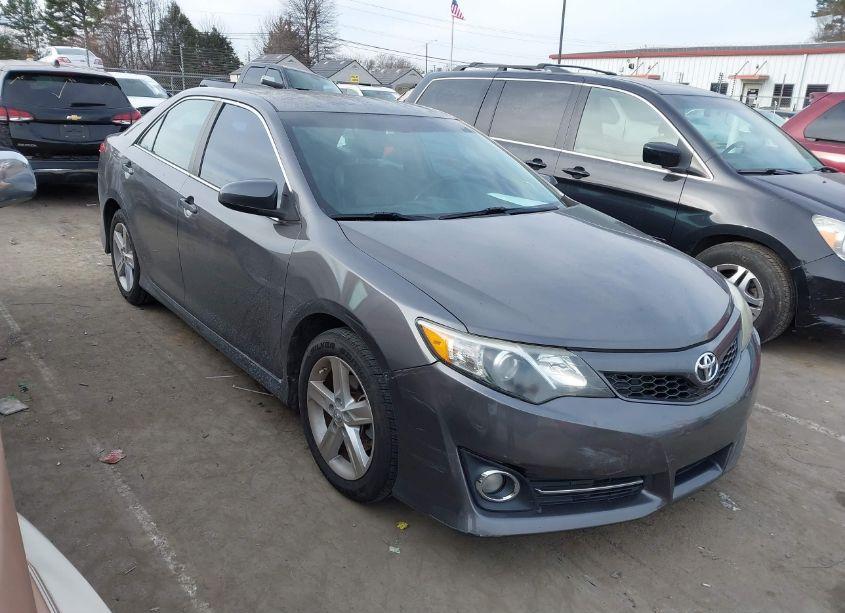 2013 Toyota Camry SE (VIN 4T1BF1FKXDU712175) main photo
