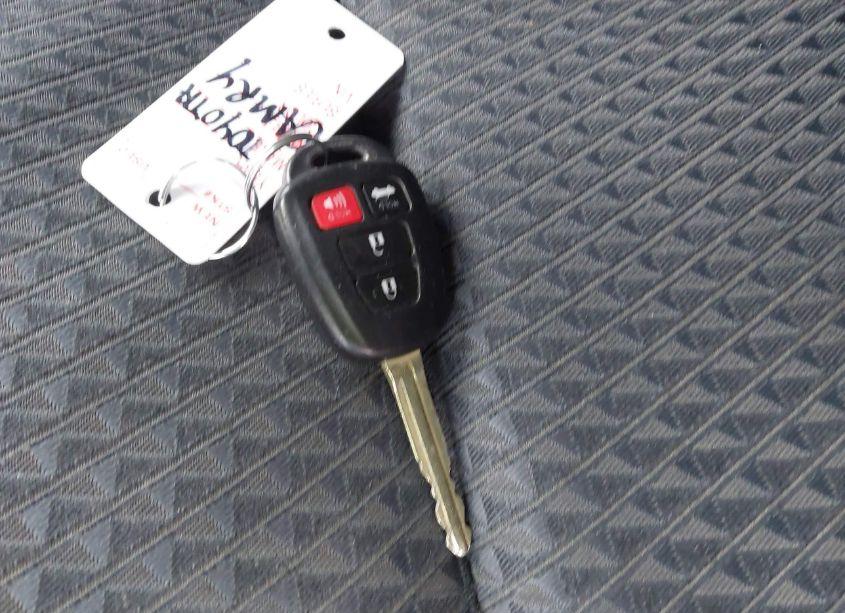 Photo 11 of 2013 Toyota Camry SE (VIN 4T1BF1FKXDU712175)