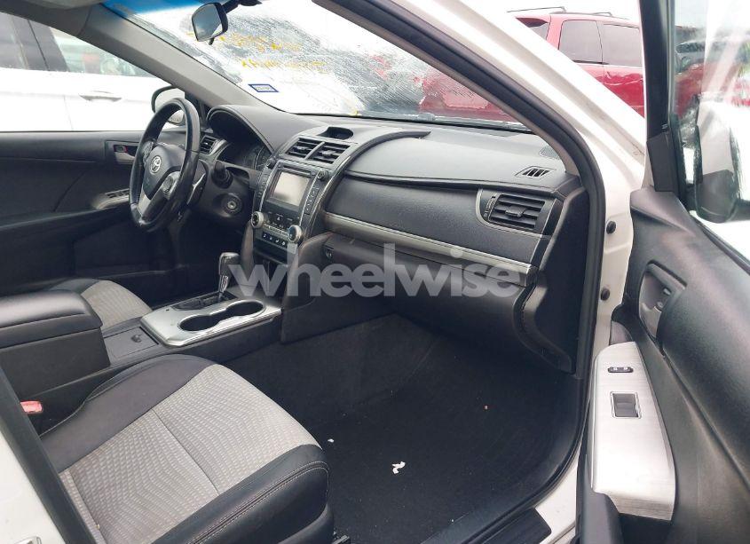 Photo 5 of 2013 Toyota Camry SE (VIN 4T1BF1FKXDU715111)