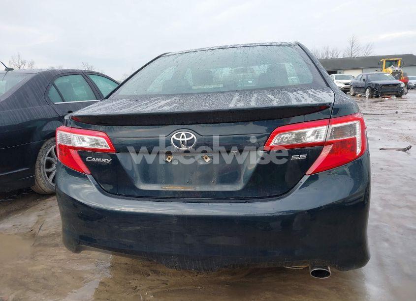 Photo 16 of 2014 Toyota Camry SE (VIN 4T1BF1FKXEU300811)