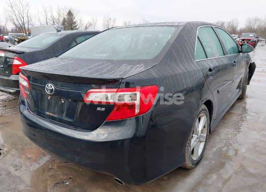 Photo 4 of 2014 Toyota Camry SE (VIN 4T1BF1FKXEU300811)