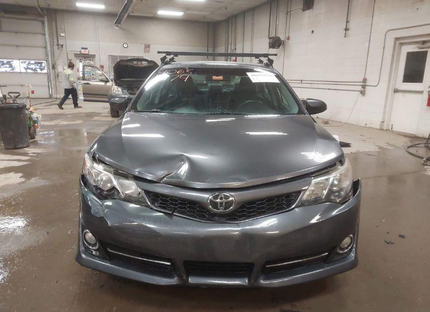 Photo 13 of 2014 Toyota Camry SE (VIN 4T1BF1FKXEU301182)