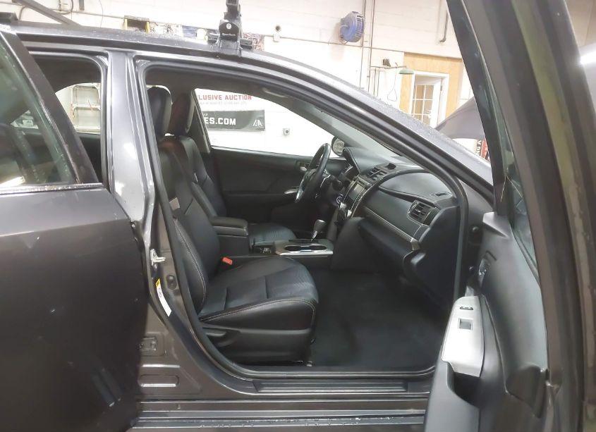 Photo 5 of 2014 Toyota Camry SE (VIN 4T1BF1FKXEU301182)