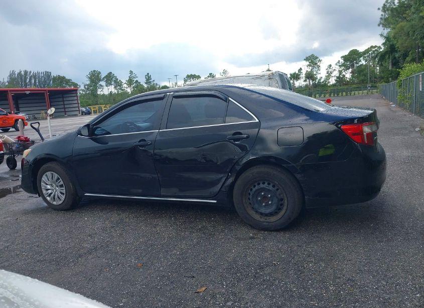 Photo 14 of 2014 Toyota Camry LE (VIN 4T1BF1FKXEU301232)