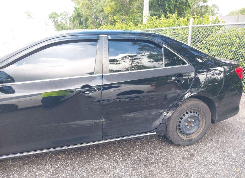 Photo 6 of 2014 Toyota Camry LE (VIN 4T1BF1FKXEU301232)