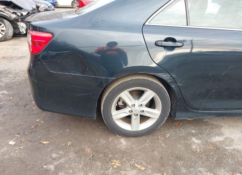 Photo 20 of 2014 Toyota Camry SE (VIN 4T1BF1FKXEU323067)