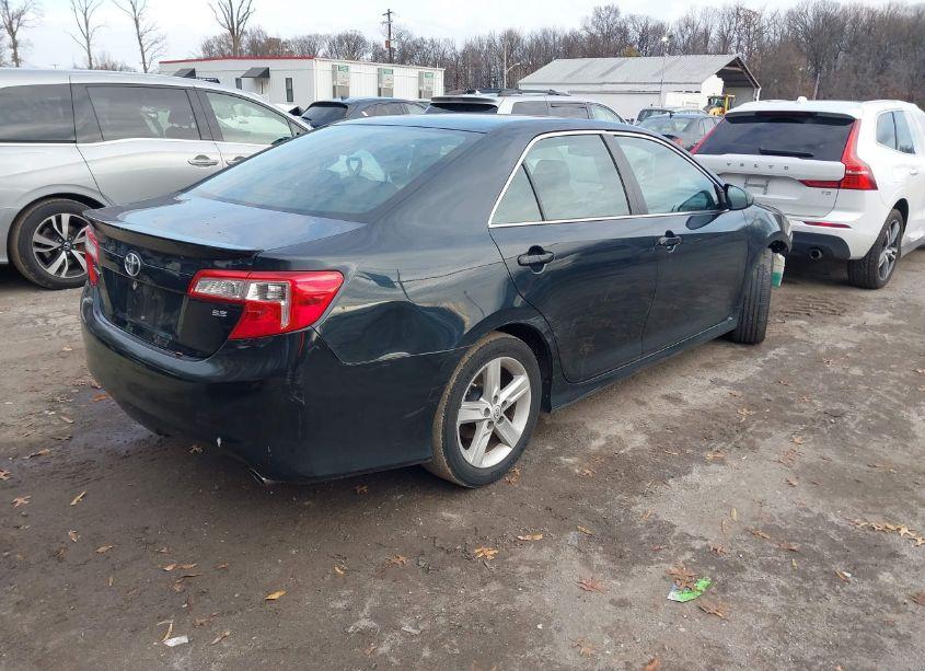Photo 4 of 2014 Toyota Camry SE (VIN 4T1BF1FKXEU323067)