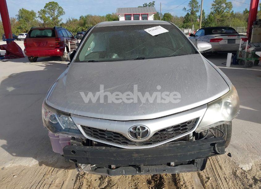Photo 12 of 2014 Toyota Camry SE (VIN 4T1BF1FKXEU329161)