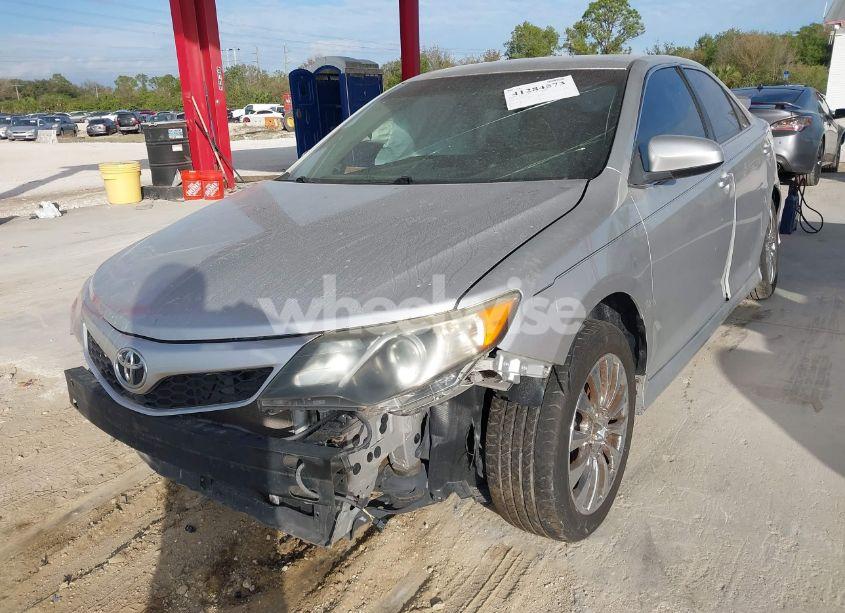 Photo 2 of 2014 Toyota Camry SE (VIN 4T1BF1FKXEU329161)