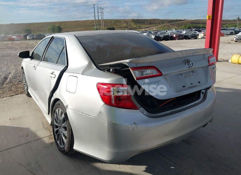 Photo 3 of 2014 Toyota Camry SE (VIN 4T1BF1FKXEU329161)